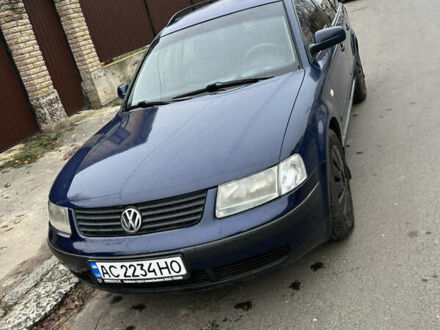 Синий Фольксваген Пассат, объемом двигателя 1.78 л и пробегом 400 тыс. км за 3500 $, фото 1 на Automoto.ua