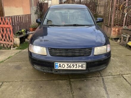 Синий Фольксваген Пассат, объемом двигателя 1.9 л и пробегом 390 тыс. км за 2200 $, фото 1 на Automoto.ua