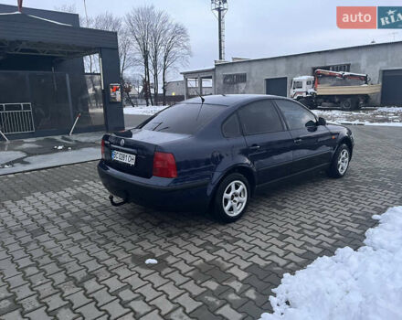 Синий Фольксваген Пассат, объемом двигателя 1.6 л и пробегом 211 тыс. км за 3400 $, фото 1 на Automoto.ua