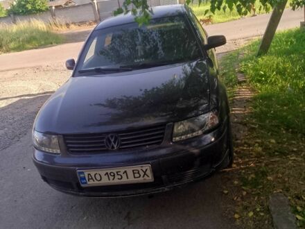 Фольксваген Пассат 1997 в Закарпатье на Automoto.ua Синий Фольксваген Пассат, объемом двигателя 1.9 л и пробегом 530 тыс. км за 2200 $, фото 1 на Automoto.ua