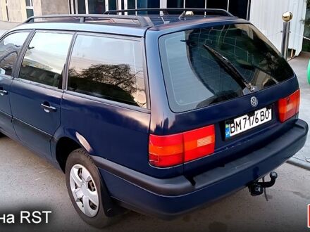 Фольксваген Пассат 1997 у Харкові на Automoto.ua Синій Фольксваген Пассат, об'ємом двигуна 18 л та пробігом 200 тис. км за 1450 $, фото 1 на Automoto.ua