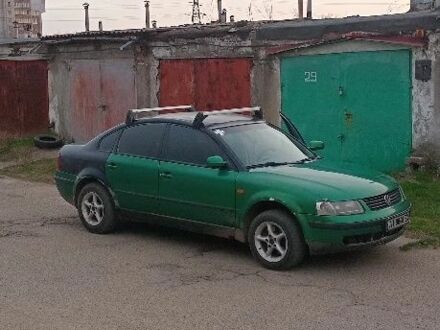 Синий Фольксваген Пассат, объемом двигателя 1.9 л и пробегом 490 тыс. км за 0 $, фото 1 на Automoto.ua