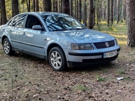 Фольксваген Пассат 1997 в Чернигове на Automoto.ua Синий Фольксваген Пассат, объемом двигателя 1.6 л и пробегом 333 тыс. км за 4250 $, фото 1 на Automoto.ua