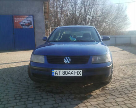 Синий Фольксваген Пассат, объемом двигателя 1.6 л и пробегом 420 тыс. км за 2500 $, фото 1 на Automoto.ua