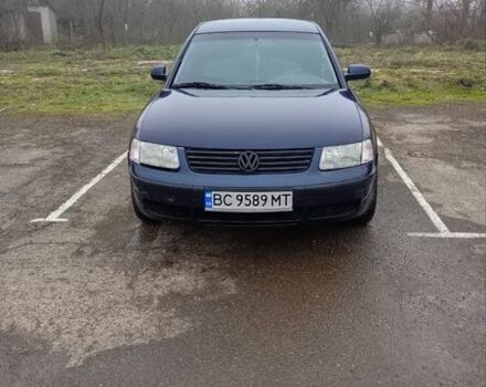 Синий Фольксваген Пассат, объемом двигателя 1.78 л и пробегом 435 тыс. км за 2800 $, фото 1 на Automoto.ua