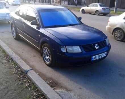 Синий Фольксваген Пассат, объемом двигателя 2.3 л и пробегом 400 тыс. км за 3000 $, фото 1 на Automoto.ua