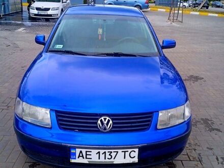Фольксваген Пассат 1998 у Долинской на Automoto.ua Синій Фольксваген Пассат, об'ємом двигуна 1.8 л та пробігом 180 тис. км за 3333 $, фото 1 на Automoto.ua