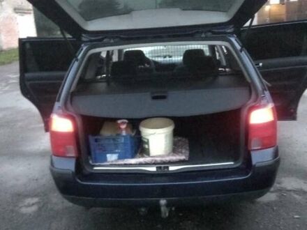 Синий Фольксваген Пассат, объемом двигателя 1.9 л и пробегом 403 тыс. км за 3700 $, фото 1 на Automoto.ua