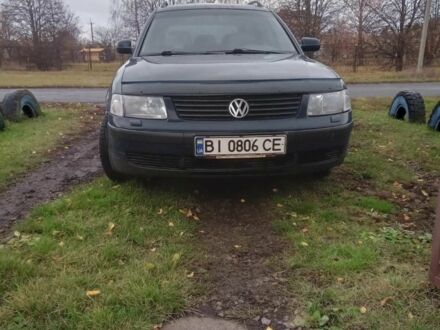 Синий Фольксваген Пассат, объемом двигателя 1.8 л и пробегом 250 тыс. км за 3600 $, фото 1 на Automoto.ua