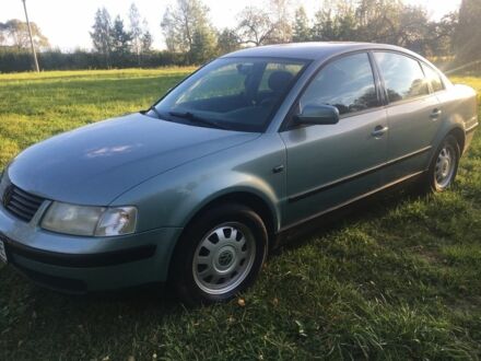 Фольксваген Пассат 1998 в Коломые на Automoto.ua Синий Фольксваген Пассат, объемом двигателя 1.6 л и пробегом 285 тыс. км за 3750 $, фото 1 на Automoto.ua