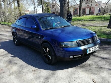 Синий Фольксваген Пассат, объемом двигателя 1.8 л и пробегом 300 тыс. км за 3800 $, фото 1 на Automoto.ua
