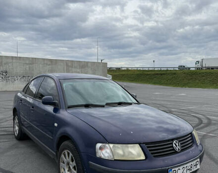 Синий Фольксваген Пассат, объемом двигателя 1.9 л и пробегом 500 тыс. км за 2000 $, фото 1 на Automoto.ua