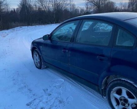 Синий Фольксваген Пассат, объемом двигателя 1.9 л и пробегом 300 тыс. км за 3350 $, фото 1 на Automoto.ua