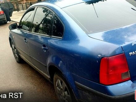 Фольксваген Пассат 1999 в Черновцах на Automoto.ua Синий Фольксваген Пассат, объемом двигателя 1.9 л и пробегом 245 тыс. км за 2350 $, фото 1 на Automoto.ua