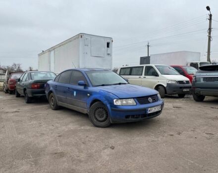 Синій Фольксваген Пассат, об'ємом двигуна 1.6 л та пробігом 300 тис. км за 900 $, фото 1 на Automoto.ua