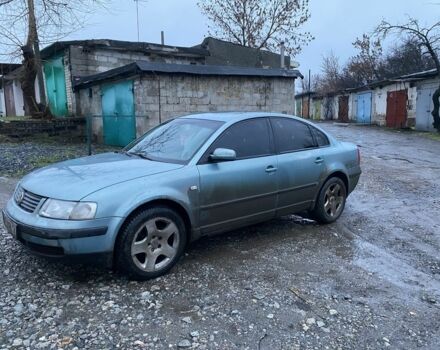 Синий Фольксваген Пассат, объемом двигателя 1.8 л и пробегом 354 тыс. км за 1800 $, фото 1 на Automoto.ua