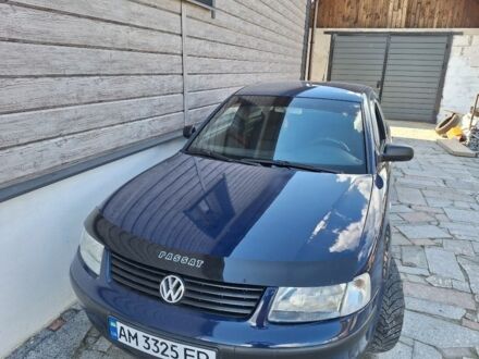 Синий Фольксваген Пассат, объемом двигателя 1.9 л и пробегом 305 тыс. км за 3500 $, фото 1 на Automoto.ua