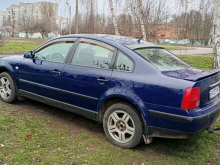 Синий Фольксваген Пассат, объемом двигателя 1.6 л и пробегом 340 тыс. км за 4000 $, фото 1 на Automoto.ua