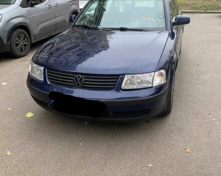 Синий Фольксваген Пассат, объемом двигателя 1.6 л и пробегом 304 тыс. км за 3700 $, фото 1 на Automoto.ua