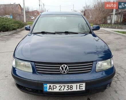 Синий Фольксваген Пассат, объемом двигателя 1.78 л и пробегом 300 тыс. км за 2800 $, фото 1 на Automoto.ua