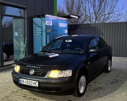 Синий Фольксваген Пассат, объемом двигателя 1.8 л и пробегом 370 тыс. км за 3900 $, фото 1 на Automoto.ua