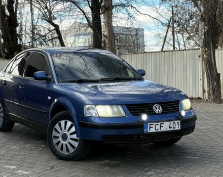 Синий Фольксваген Пассат, объемом двигателя 1.9 л и пробегом 300 тыс. км за 1850 $, фото 1 на Automoto.ua