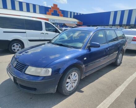 Синий Фольксваген Пассат, объемом двигателя 1.9 л и пробегом 450 тыс. км за 3250 $, фото 1 на Automoto.ua