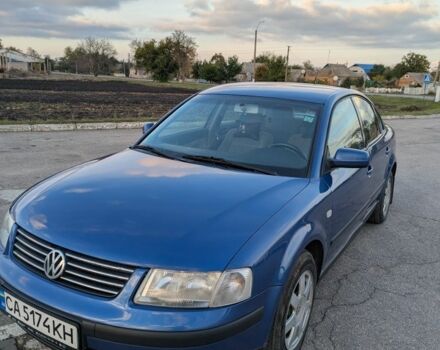 Синий Фольксваген Пассат, объемом двигателя 1.8 л и пробегом 269 тыс. км за 4200 $, фото 1 на Automoto.ua