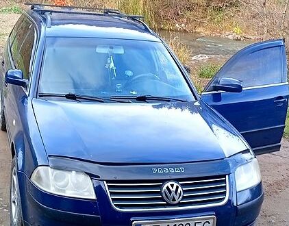 Синий Фольксваген Пассат, объемом двигателя 1.9 л и пробегом 323 тыс. км за 4300 $, фото 1 на Automoto.ua