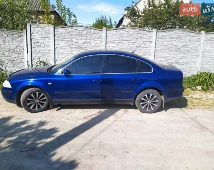 Синий Фольксваген Пассат, объемом двигателя 1.8 л и пробегом 219 тыс. км за 5400 $, фото 1 на Automoto.ua