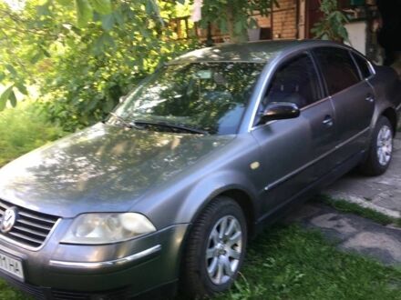Синий Фольксваген Пассат, объемом двигателя 1.8 л и пробегом 297 тыс. км за 3500 $, фото 1 на Automoto.ua