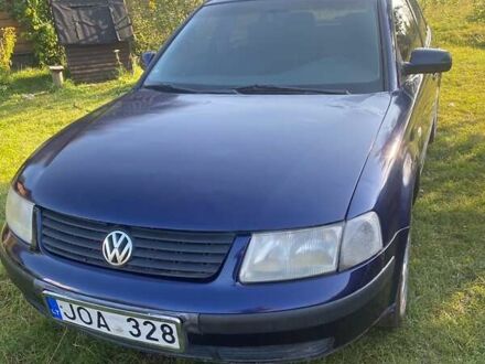 Синий Фольксваген Пассат, объемом двигателя 1.9 л и пробегом 350 тыс. км за 1900 $, фото 1 на Automoto.ua