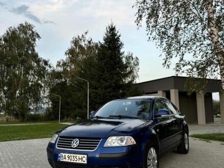 Синий Фольксваген Пассат, объемом двигателя 1.9 л и пробегом 370 тыс. км за 3200 $, фото 1 на Automoto.ua