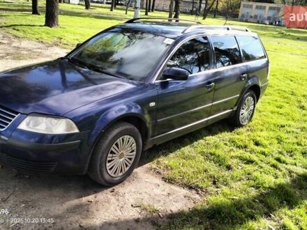 Синий Фольксваген Пассат, объемом двигателя 1.6 л и пробегом 310 тыс. км за 4000 $, фото 1 на Automoto.ua