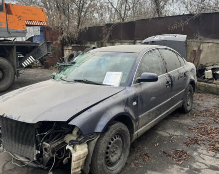 Синий Фольксваген Пассат, объемом двигателя 1.6 л и пробегом 224 тыс. км за 2100 $, фото 1 на Automoto.ua