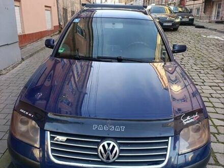 Синий Фольксваген Пассат, объемом двигателя 1.6 л и пробегом 320 тыс. км за 4500 $, фото 1 на Automoto.ua