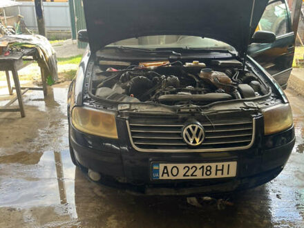 Синий Фольксваген Пассат, объемом двигателя 2.5 л и пробегом 300 тыс. км за 2200 $, фото 1 на Automoto.ua