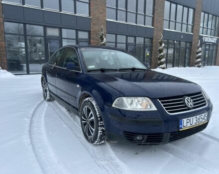 Синий Фольксваген Пассат, объемом двигателя 1.6 л и пробегом 300 тыс. км за 1999 $, фото 1 на Automoto.ua