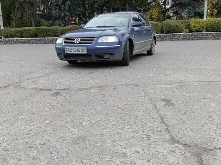 Синий Фольксваген Пассат, объемом двигателя 2.5 л и пробегом 300 тыс. км за 3799 $, фото 1 на Automoto.ua