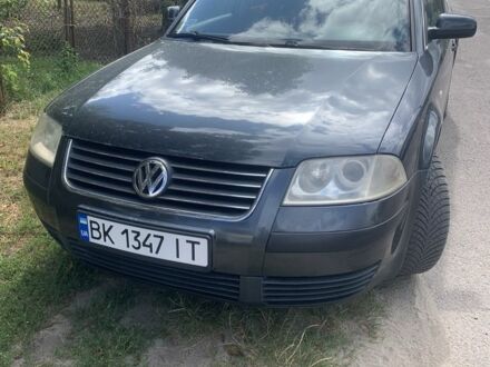 Фольксваген Пассат 2002 в Сарнах на Automoto.ua Синий Фольксваген Пассат, объемом двигателя 1.9 л и пробегом 331 тыс. км за 2300 $, фото 1 на Automoto.ua