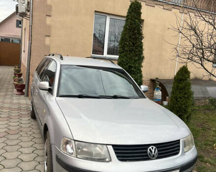 Синій Фольксваген Пассат, об'ємом двигуна 1.6 л та пробігом 289 тис. км за 3200 $, фото 1 на Automoto.ua