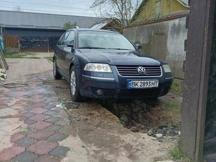 Синій Фольксваген Пассат, об'ємом двигуна 2.5 л та пробігом 342 тис. км за 4300 $, фото 1 на Automoto.ua