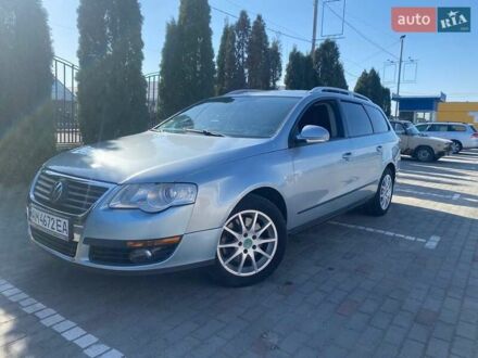 Фольксваген Пассат 2005 в Житомире на Automoto.ua Синий Фольксваген Пассат, объемом двигателя 1.6 л и пробегом 258 тыс. км за 4500 $, фото 1 на Automoto.ua