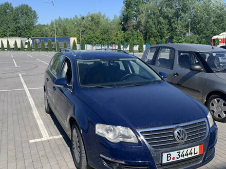 Фольксваген Пассат 2005 у Броварах на Automoto.ua Синій Фольксваген Пассат, об'ємом двигуна 2 л та пробігом 220 тис. км за 5800 $, фото 1 на Automoto.ua