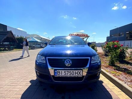 Синій Фольксваген Пассат, об'ємом двигуна 1.6 л та пробігом 240 тис. км за 5700 $, фото 1 на Automoto.ua