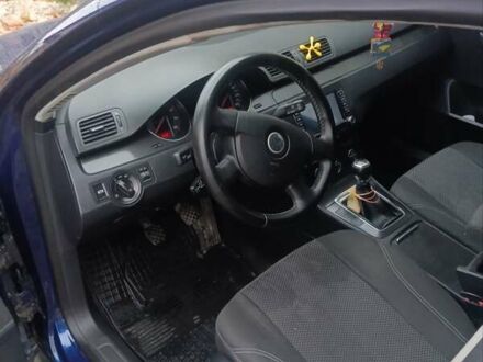 Синий Фольксваген Пассат, объемом двигателя 1.6 л и пробегом 286 тыс. км за 4700 $, фото 1 на Automoto.ua