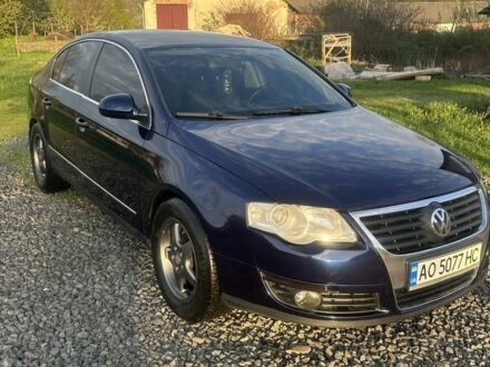 Фольксваген Пассат 2005 у Хусте на Automoto.ua Синій Фольксваген Пассат, об'ємом двигуна 2 л та пробігом 320 тис. км за 5800 $, фото 1 на Automoto.ua