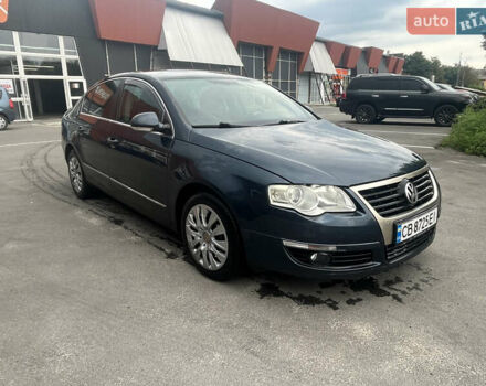 Синий Фольксваген Пассат, объемом двигателя 1.9 л и пробегом 242 тыс. км за 5400 $, фото 1 на Automoto.ua