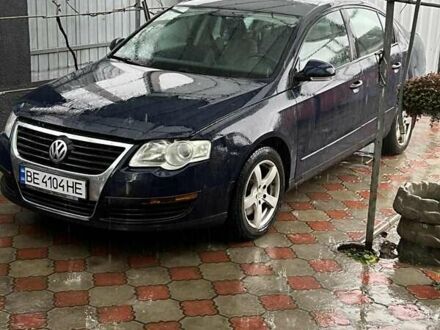 Синий Фольксваген Пассат, объемом двигателя 2 л и пробегом 330 тыс. км за 5800 $, фото 1 на Automoto.ua