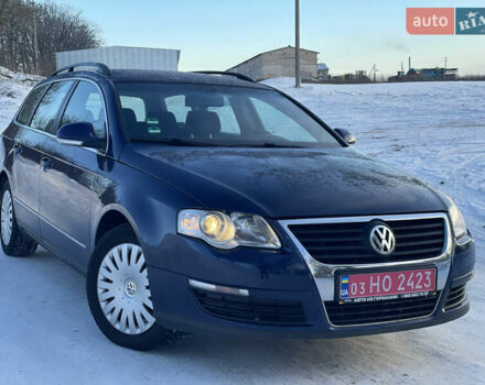 Синий Фольксваген Пассат, объемом двигателя 1.6 л и пробегом 264 тыс. км за 5650 $, фото 1 на Automoto.ua
